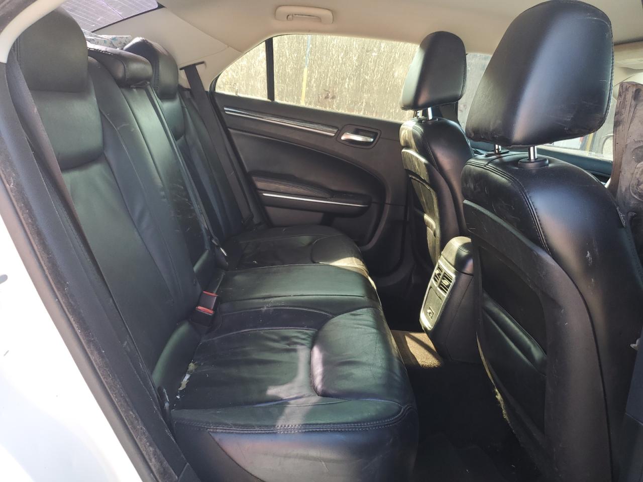 2015 Chrysler 300 Limited VIN: 2C3CCAAGXFH792608 Lot: 86544125