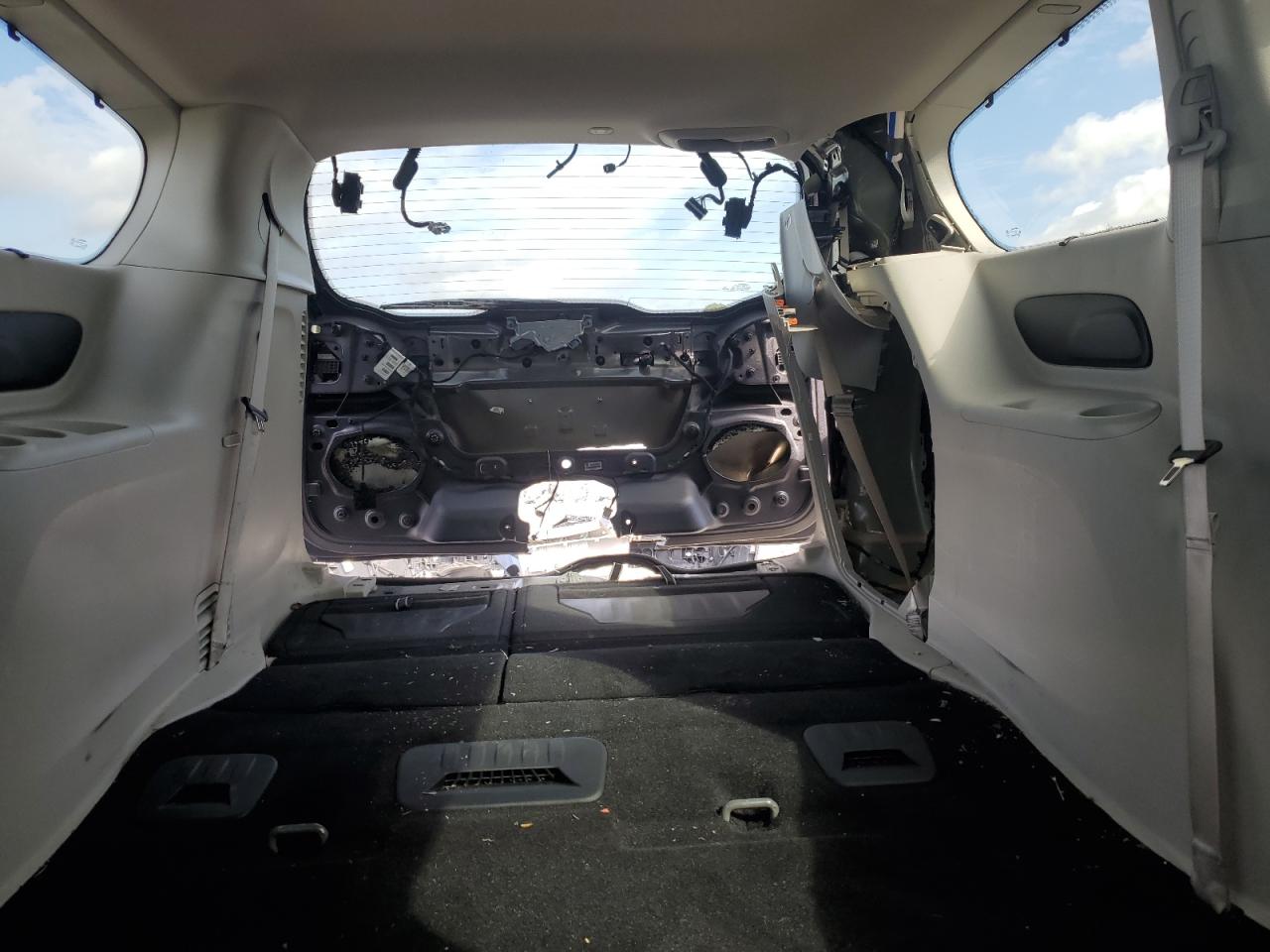 2021 Chrysler Pacifica Touring L VIN: 2C4RC1BG1MR608068 Lot: 85698365