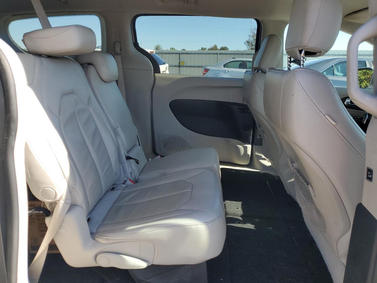 2017 Chrysler Pacifica Touring L VIN: 2C4RC1BG0HR520196 Lot: 90575255