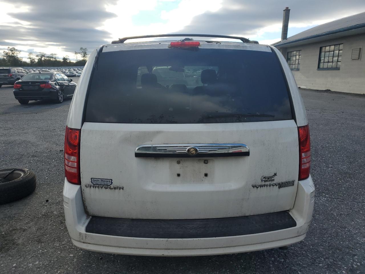 2010 Chrysler Town & Country Touring VIN: 2A4RR5D18AR229010 Lot: 86647815