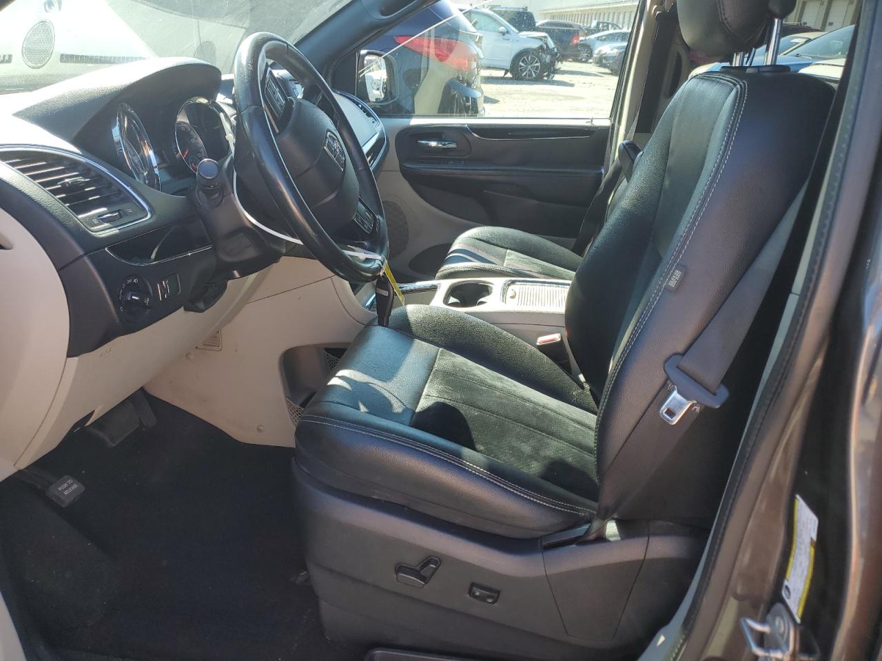 2017 Dodge Grand Caravan Sxt VIN: 2C4RDGCG4HR616539 Lot: 86856535