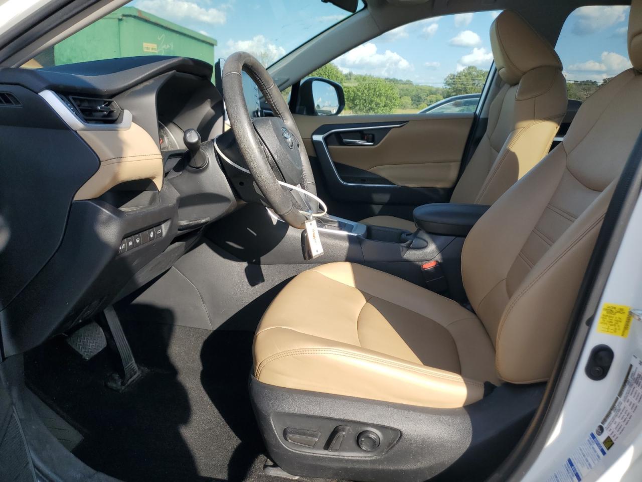 2022 Toyota Rav4 Xle Premium VIN: 2T3A1RFV1NW285190 Lot: 84369315