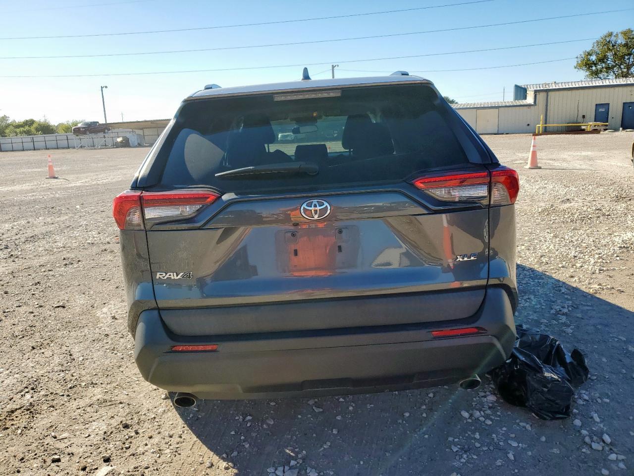 2020 Toyota Rav4 Xle VIN: 2T3W1RFV0LC045987 Lot: 90997045