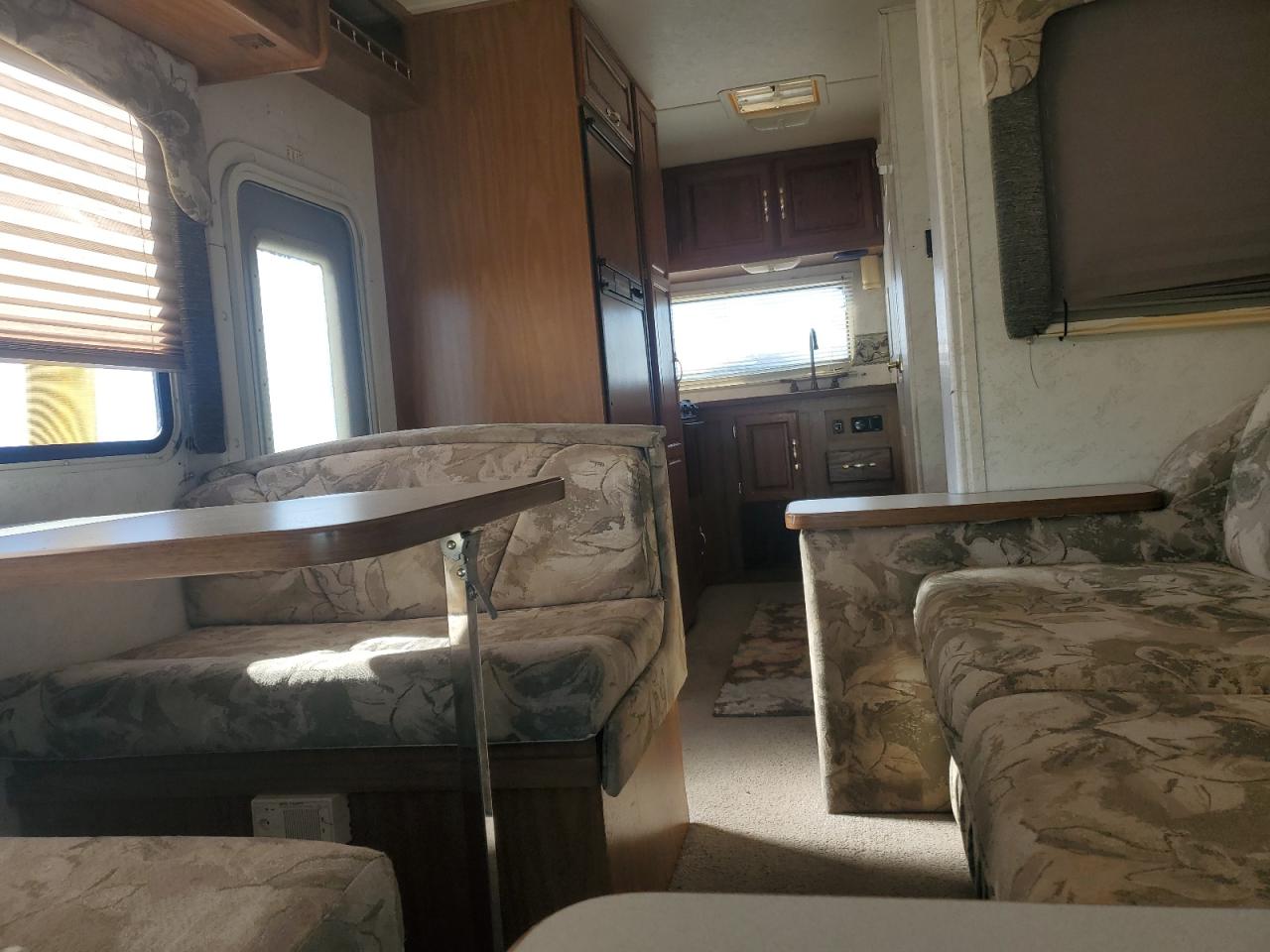 2001 Thormcoach Chateau - Rv VIN: 1FDXE45S91HA69317 Lot: 85709115