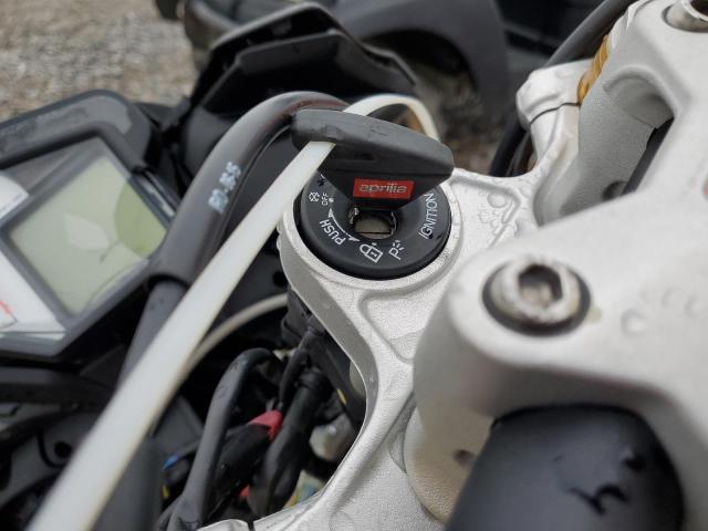 2016 APRILIA TUONO V4 1100 RR  