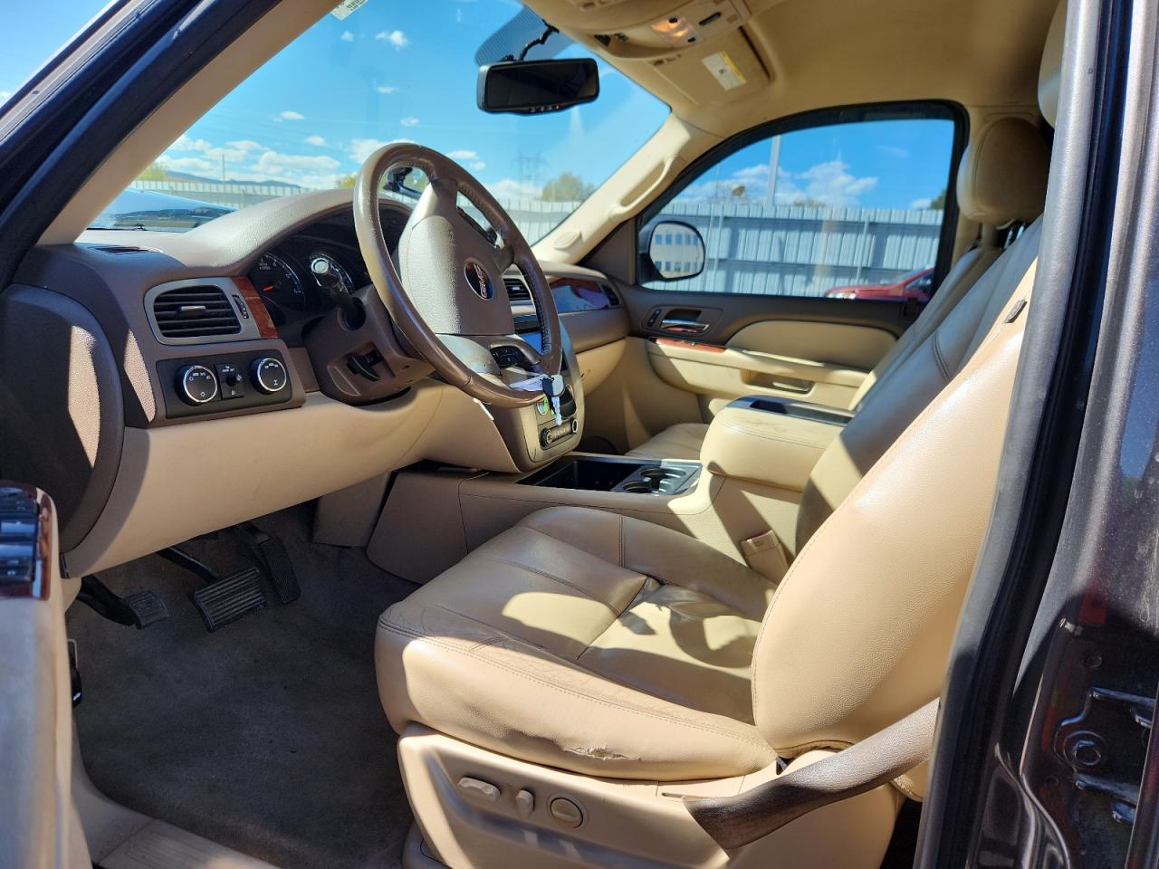 2010 GMC Yukon Xl K1500 Slt VIN: 1GKUKKE31AR259933 Lot: 85289995