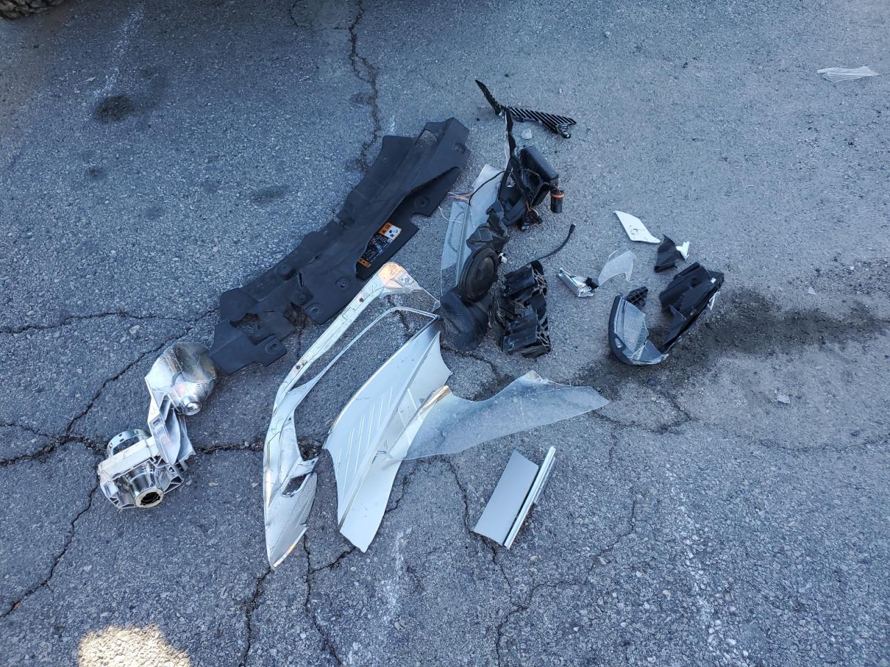 2017 Ford Escape Titanium VIN: 1FMCU9J97HUE96434 Lot: 87109545