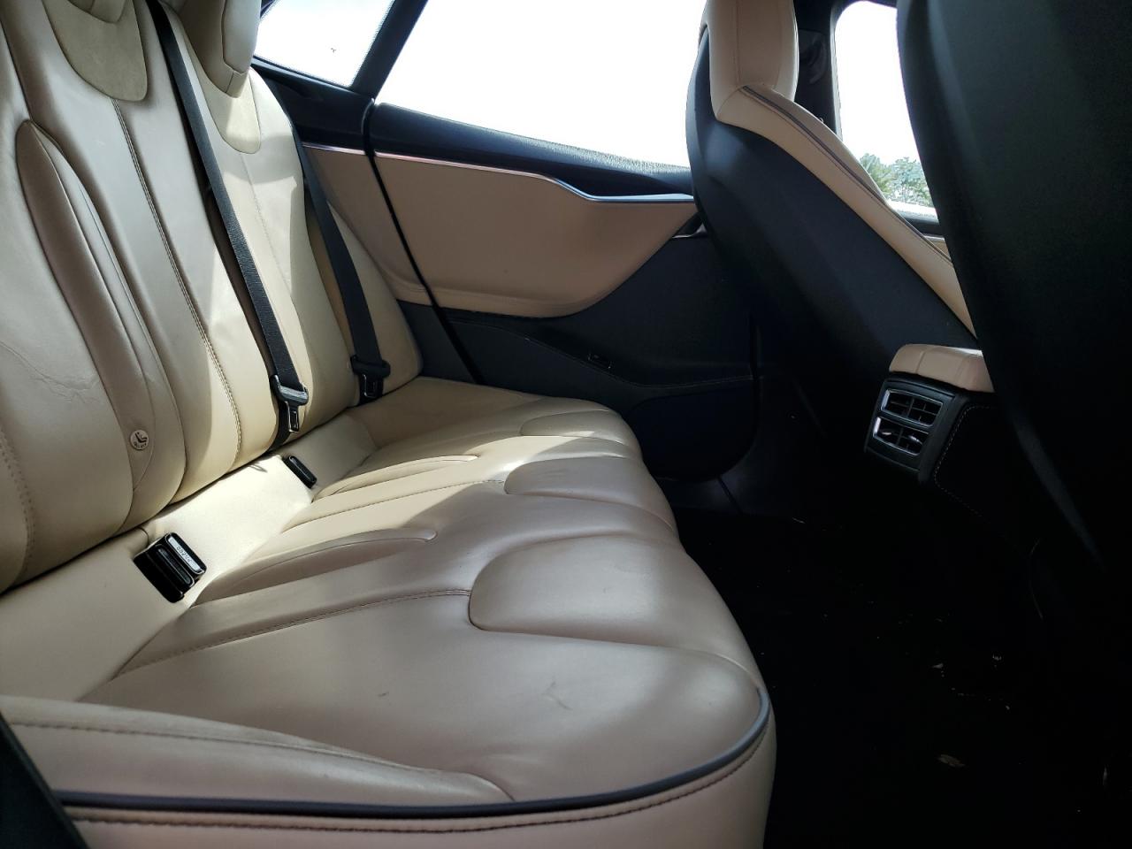 2014 Tesla Model S VIN: 5YJSA1H27EFP64969 Lot: 81562515