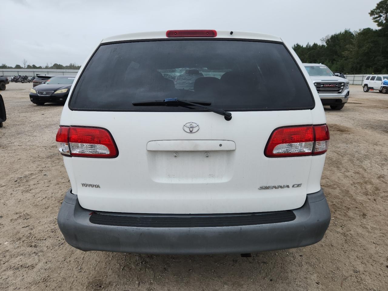 2001 Toyota Sienna Ce VIN: 4T3ZF19C21U329840 Lot: 82279875