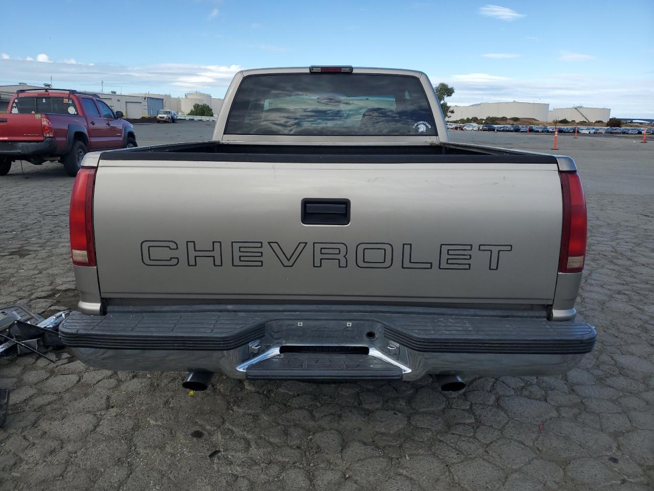 1999 Chevrolet Gmt-400 C1500 VIN: 1GCEC19R0XR127695 Lot: 90730435