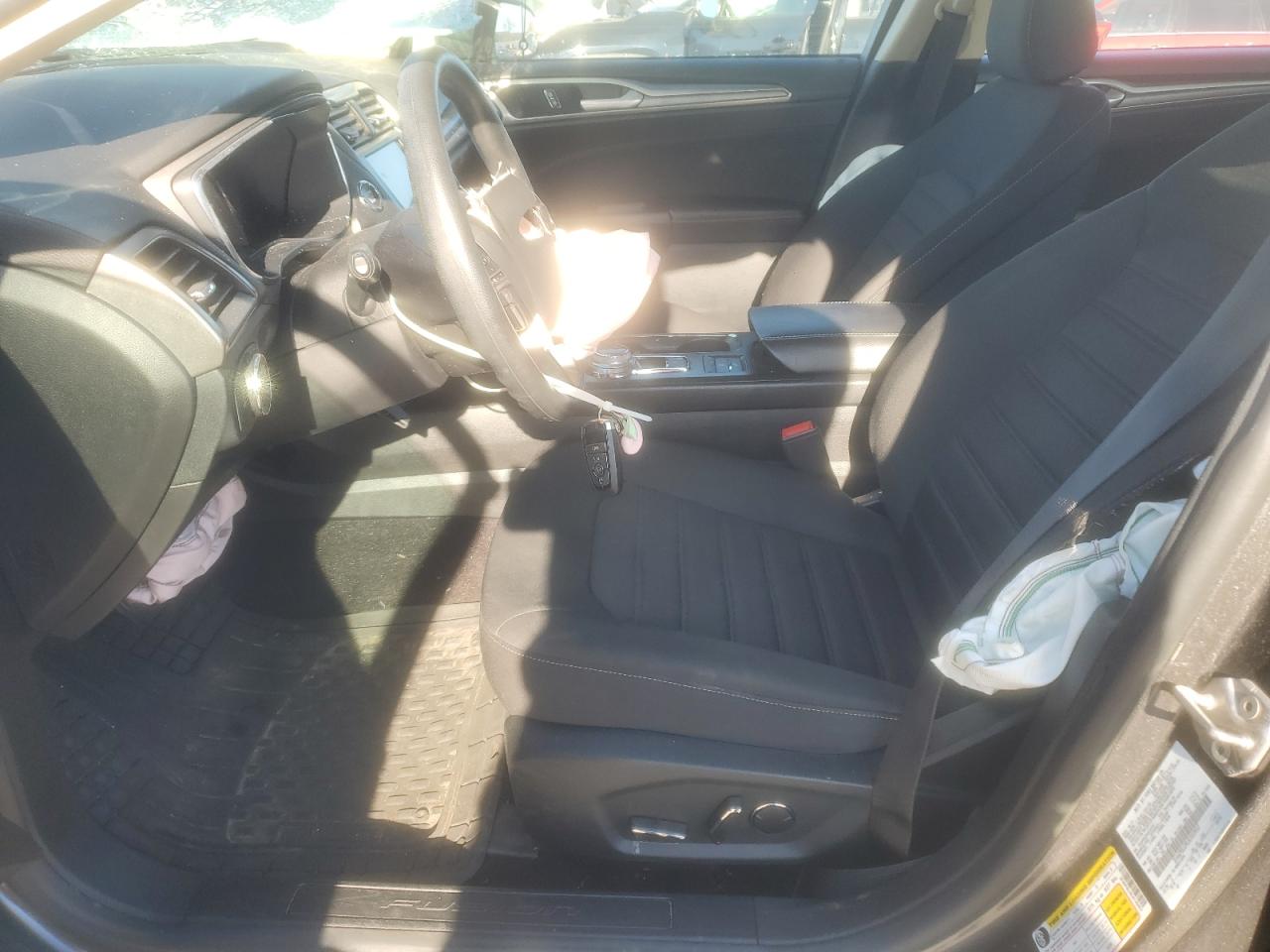 2020 Ford Fusion Se VIN: 3FA6P0LU9LR105957 Lot: 90898915