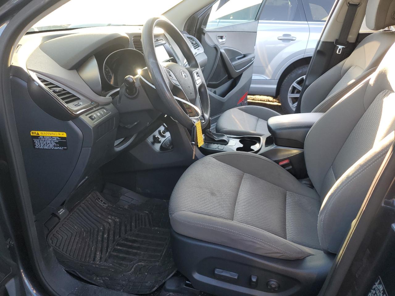 2017 Hyundai Santa Fe Se VIN: KM8SM4HFXHU217262 Lot: 82129415