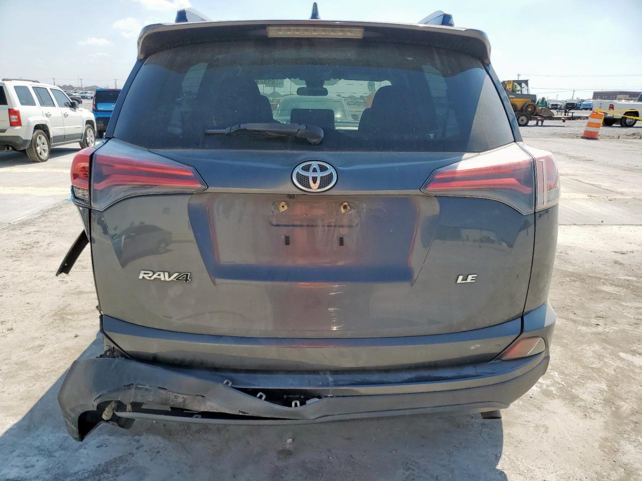 2017 Toyota Rav4 Le VIN: JTMZFREV2HD094742 Lot: 84924845