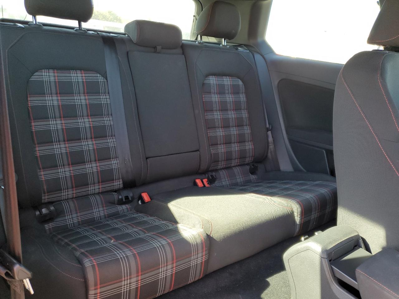 2015 Volkswagen Gti VIN: 3VWYT7AU8FM033934 Lot: 84726335