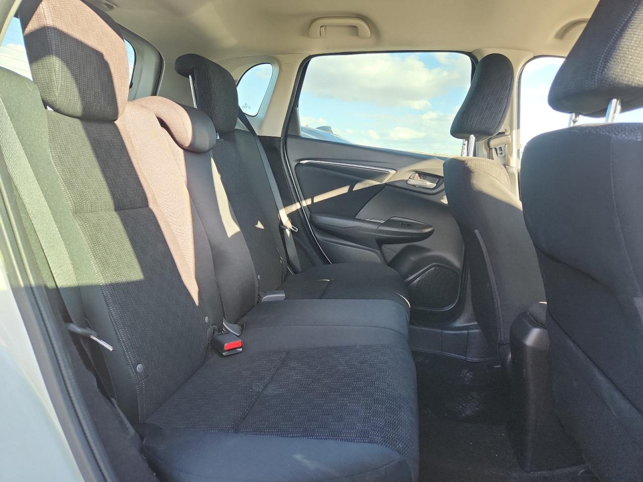 2015 Honda Fit Lx VIN: 3HGGK5H5XFM774978 Lot: 85943365