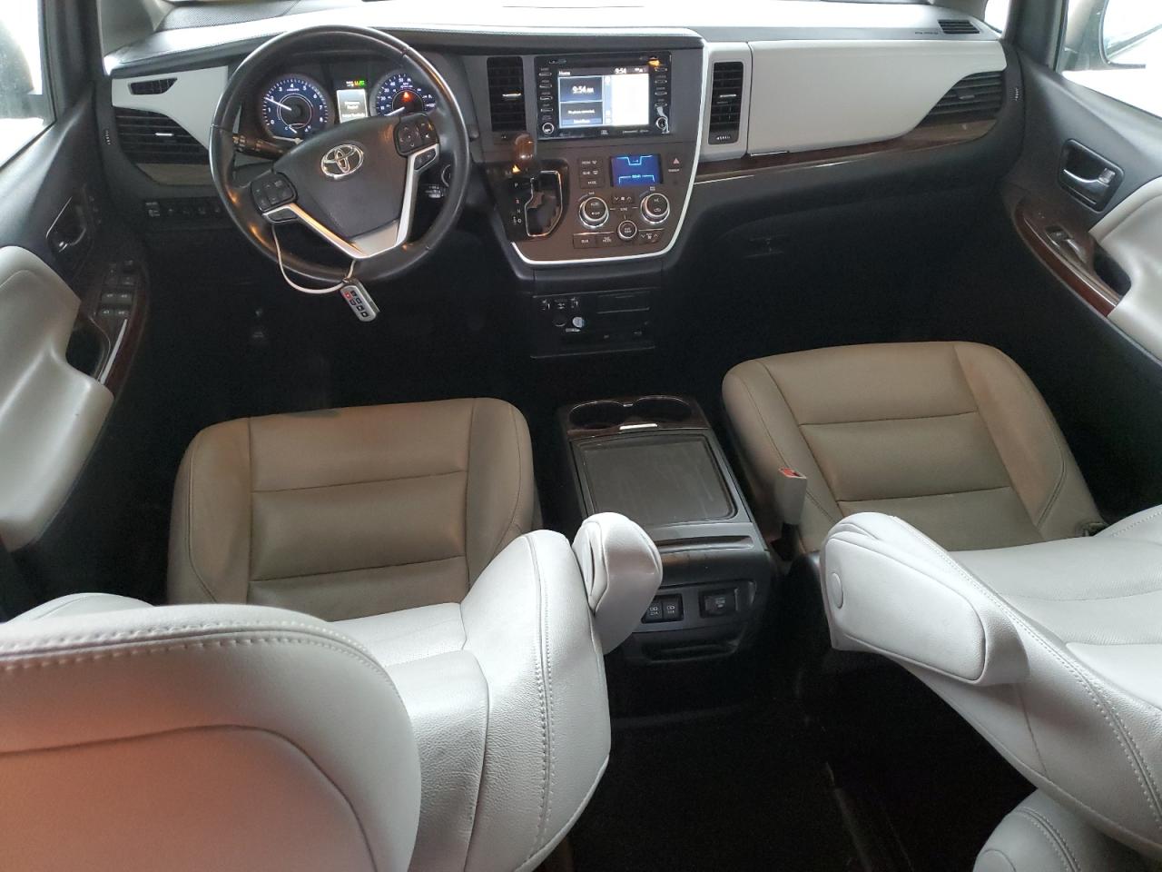 2020 Toyota Sienna Xle VIN: 5TDDZ3DCXLS240557 Lot: 82214525