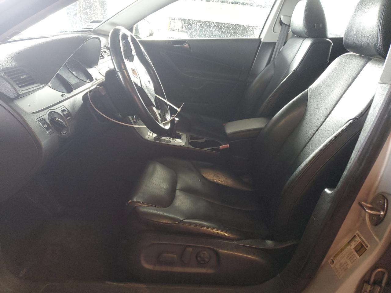 2010 Volkswagen Passat Komfort VIN: WVWXM9AN3AE070405 Lot: 81954425