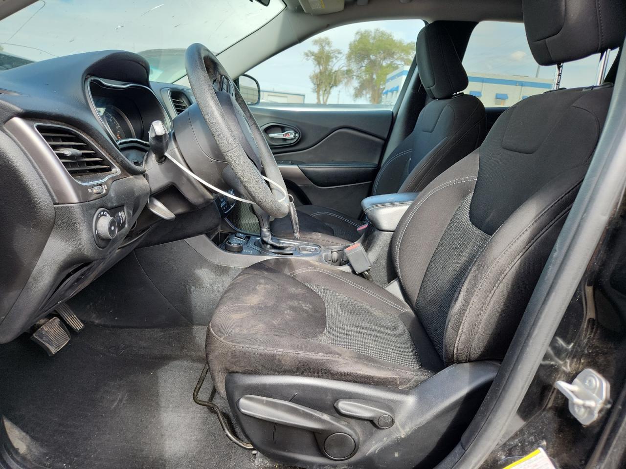 2019 Jeep Cherokee Latitude VIN: 1C4PJMCB5KD437116 Lot: 82453425