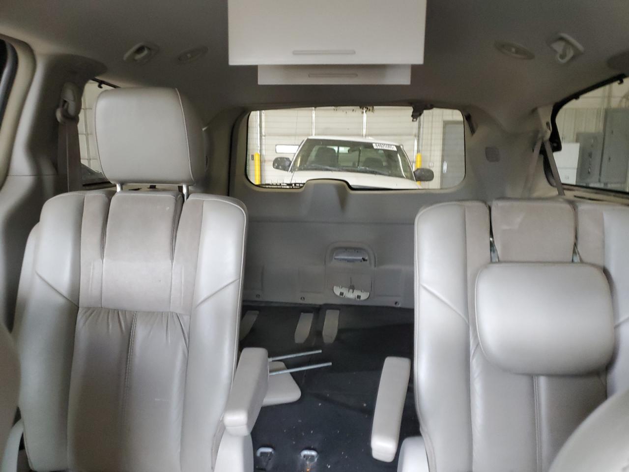 2011 Chrysler Town & Country Limited VIN: 2A4RR6DG0BR610264 Lot: 81920465