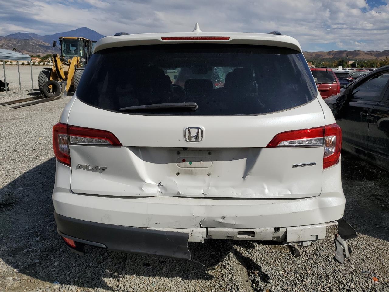 2021 Honda Pilot Se VIN: 5FNYF5H2XMB015990 Lot: 87290615