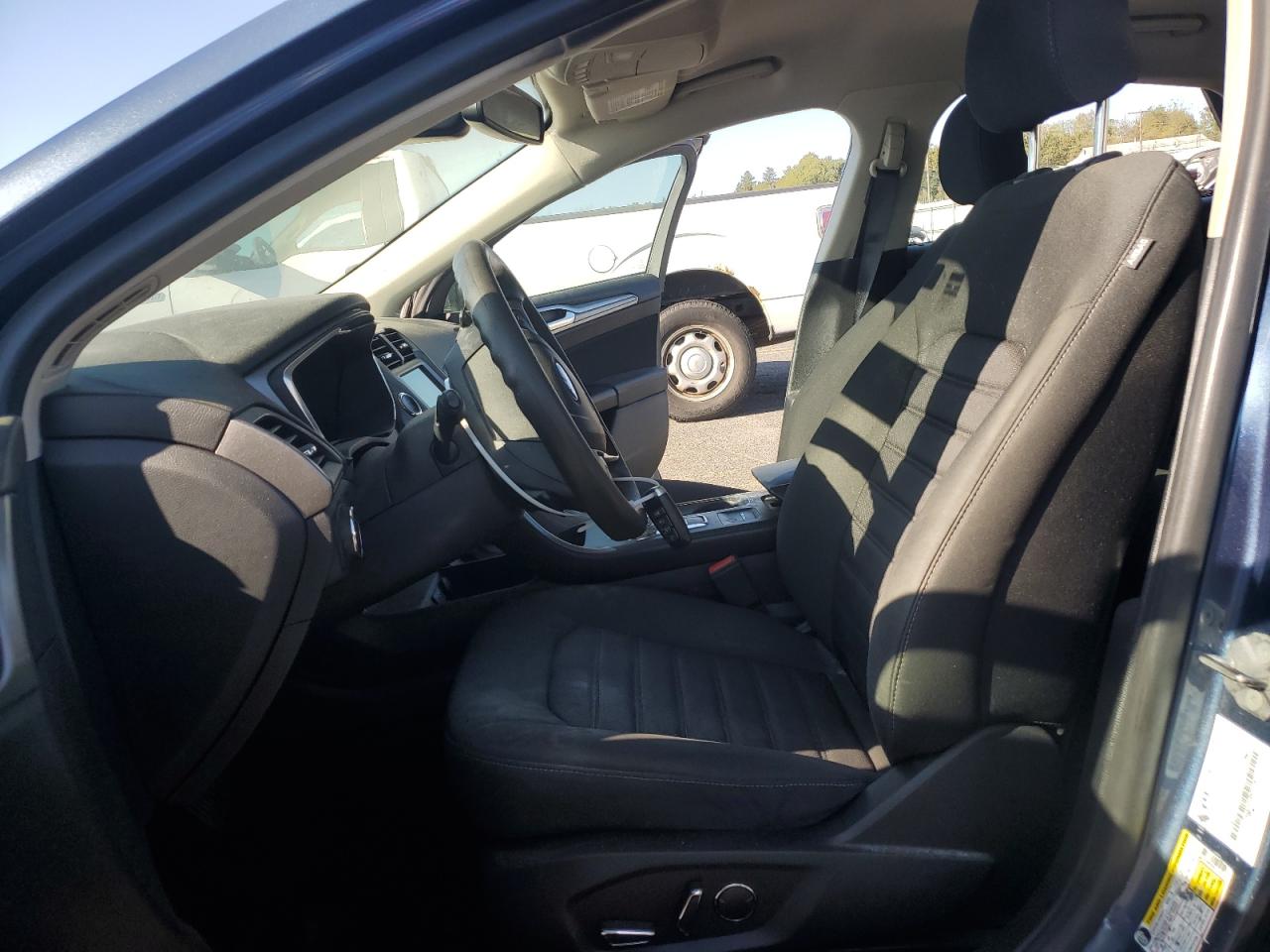 2019 Ford Fusion Se VIN: 3FA6P0HDXKR275381 Lot: 82261235