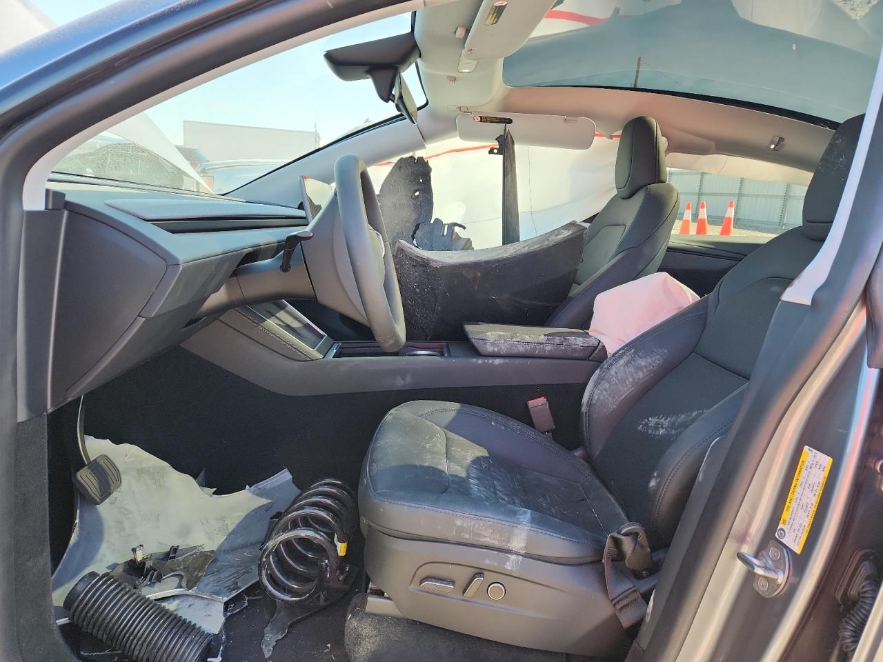 2026 Tesla Model Y VIN: 7SAYGDEE7TF396463 Lot: 89924605