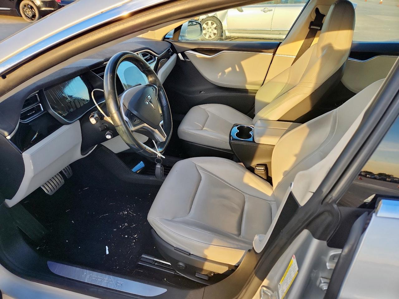 2015 Tesla Model S 85D VIN: 5YJSA1H20FFP71246 Lot: 84986095