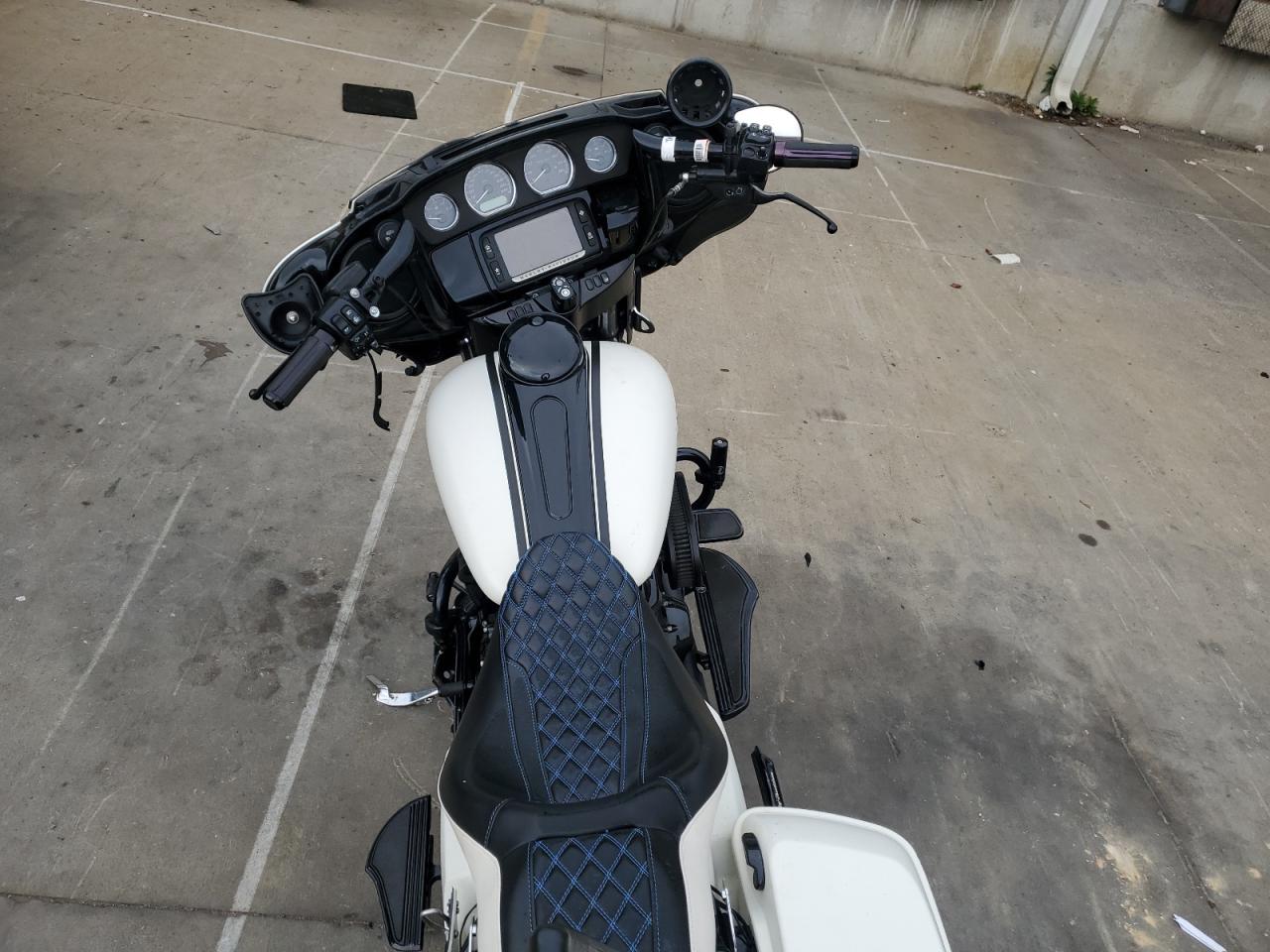 2018 Harley-Davidson Flhxs Street Glide Special VIN: 1HD1KRC15JB601318 Lot: 89515905