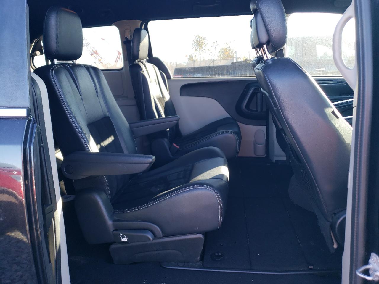 2017 Dodge Grand Caravan VIN: 2C4RDGCG2HR581001 Lot: 89553445