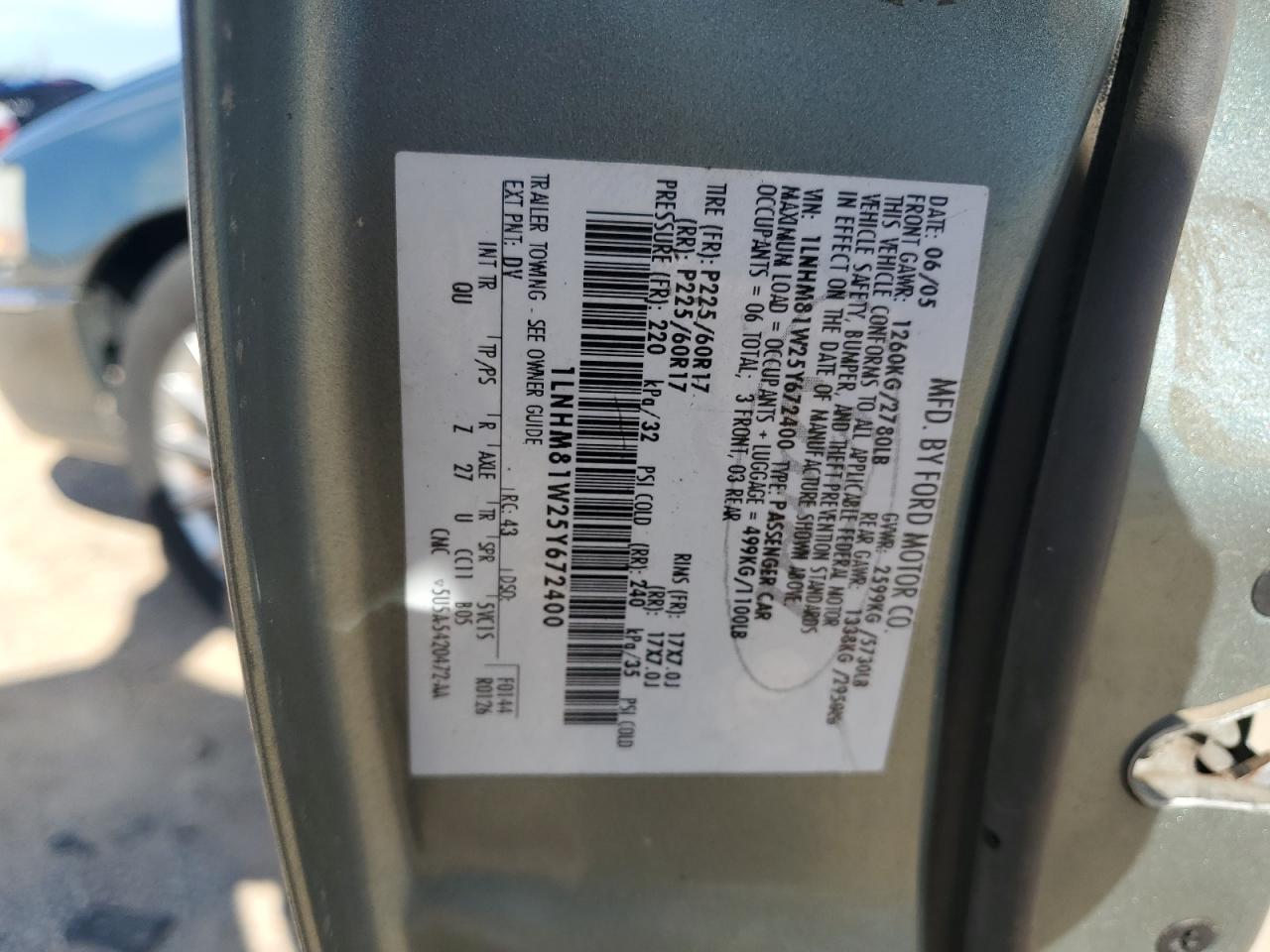 2005 Lincoln Town Car Signature VIN: 1LNHM81W25Y672400 Lot: 82003035