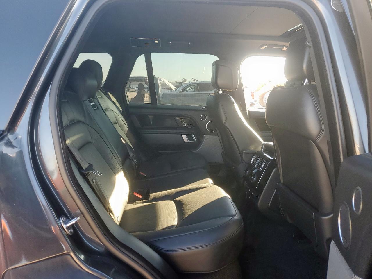 2018 Land Rover Range Rover Supercharged VIN: SALGS2RE2JA381728 Lot: 90822535