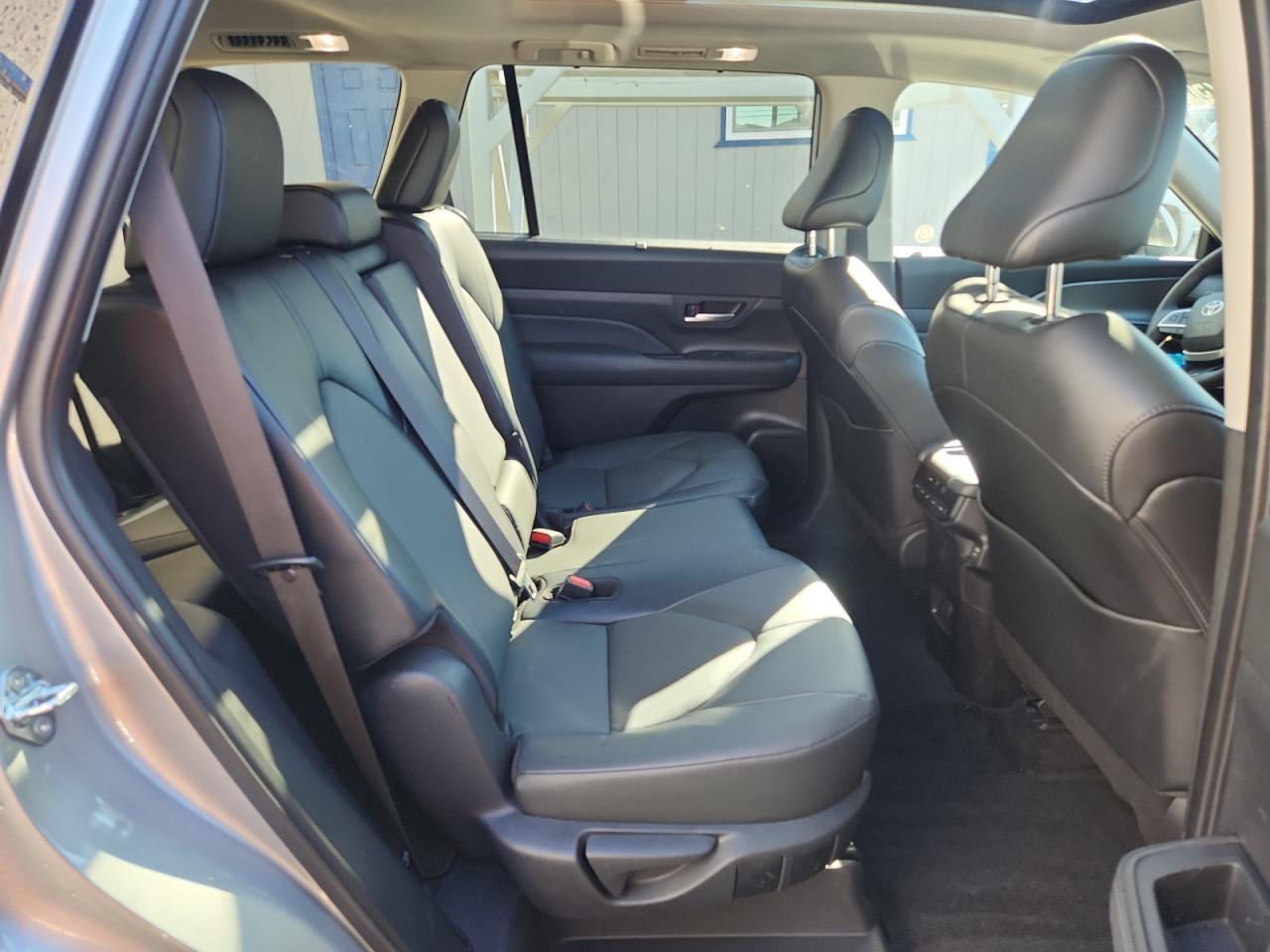 2025 Toyota Grand Highlander Le VIN: 5TDAAAB52SS093667 Lot: 84417575