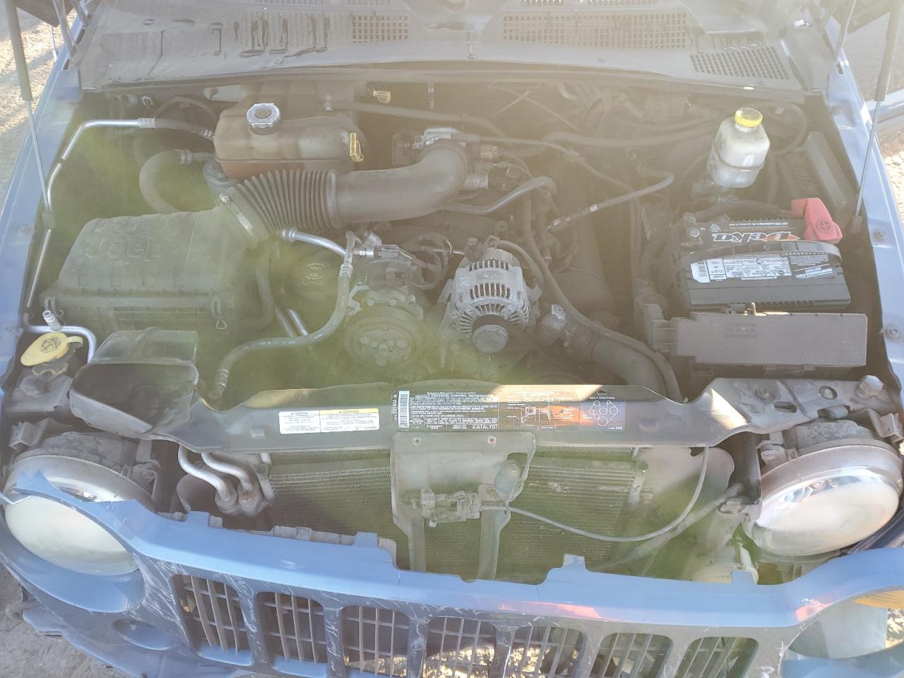 2005 Jeep Liberty Sport VIN: 1J4GL48K75W568621 Lot: 85915965