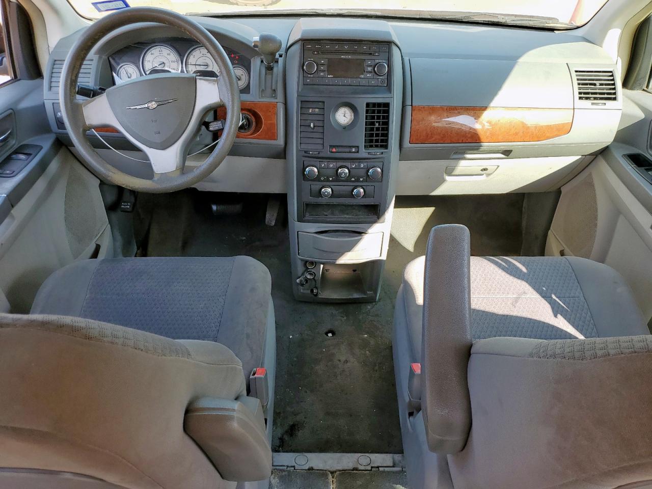 2008 Chrysler Town & Country Lx VIN: 2A8HR44H88R670910 Lot: 85289545