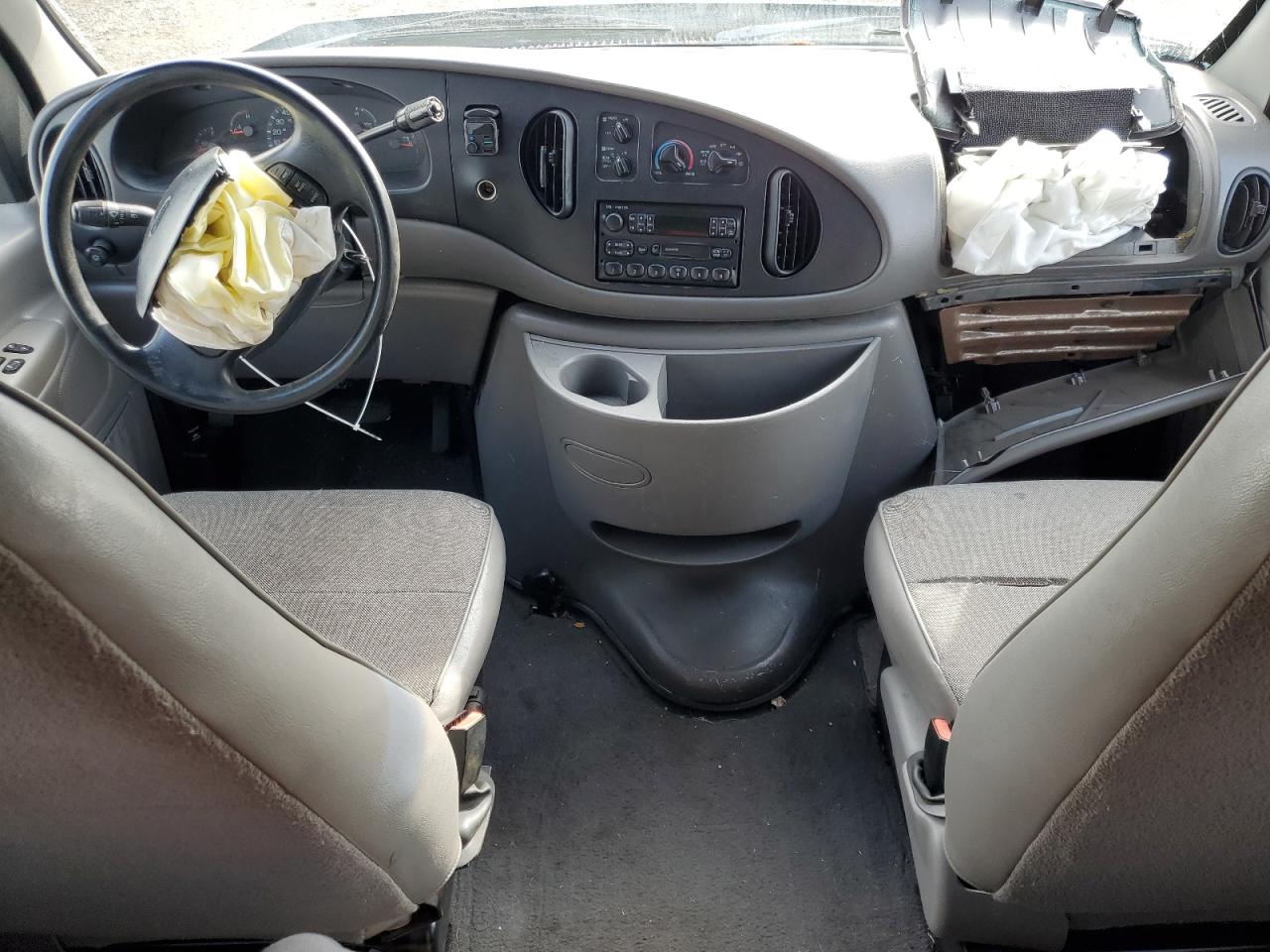 1999 Ford Econoline E350 Super Duty Wagon VIN: 1FBSS31L4XHA18496 Lot: 90064585