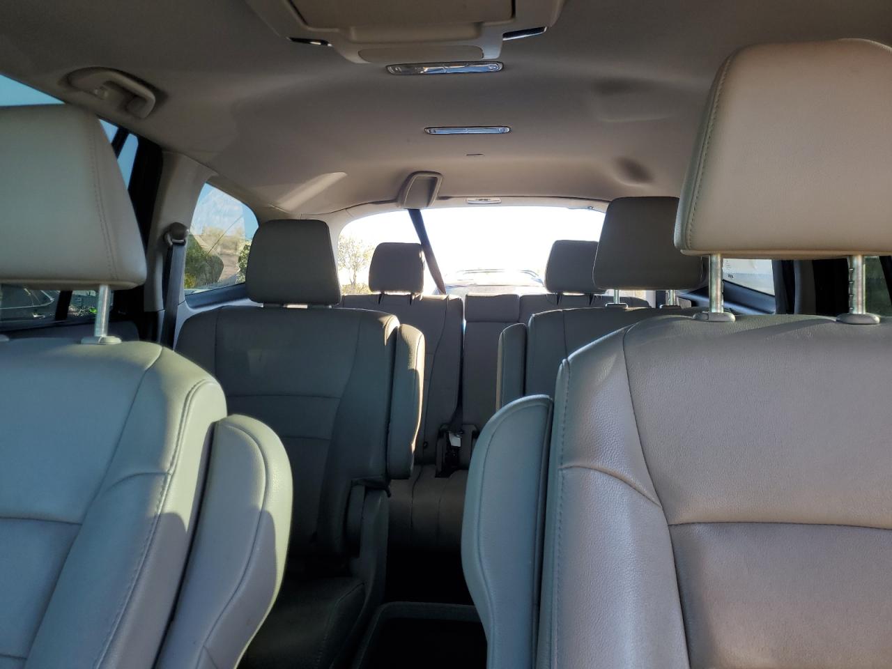 2019 Honda Pilot Touring VIN: 5FNYF5H67KB043293 Lot: 82196395