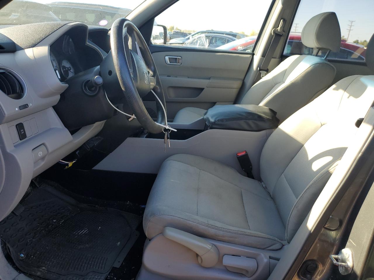 2011 Honda Pilot Lx VIN: 5FNYF4H2XBB061343 Lot: 82202645