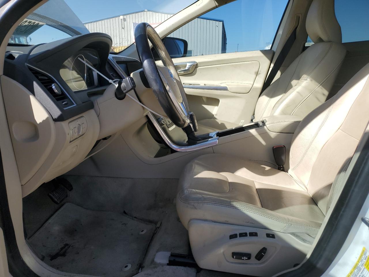 2015 Volvo Xc60 T5 Premier VIN: YV440MDK8F2756755 Lot: 82588455