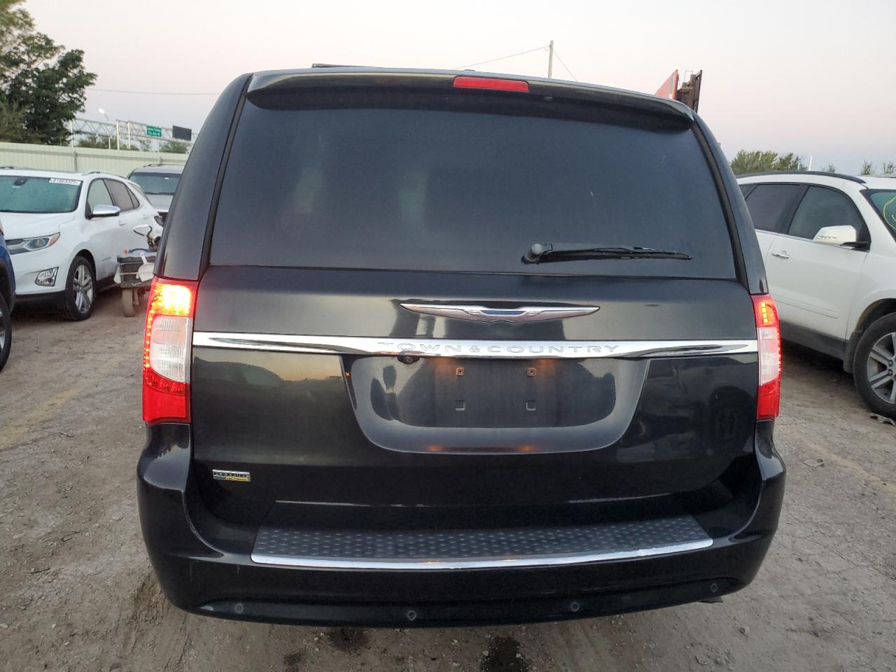 2015 Chrysler Town & Country Touring L VIN: 2C4RC1CG8FR582246 Lot: 84428605