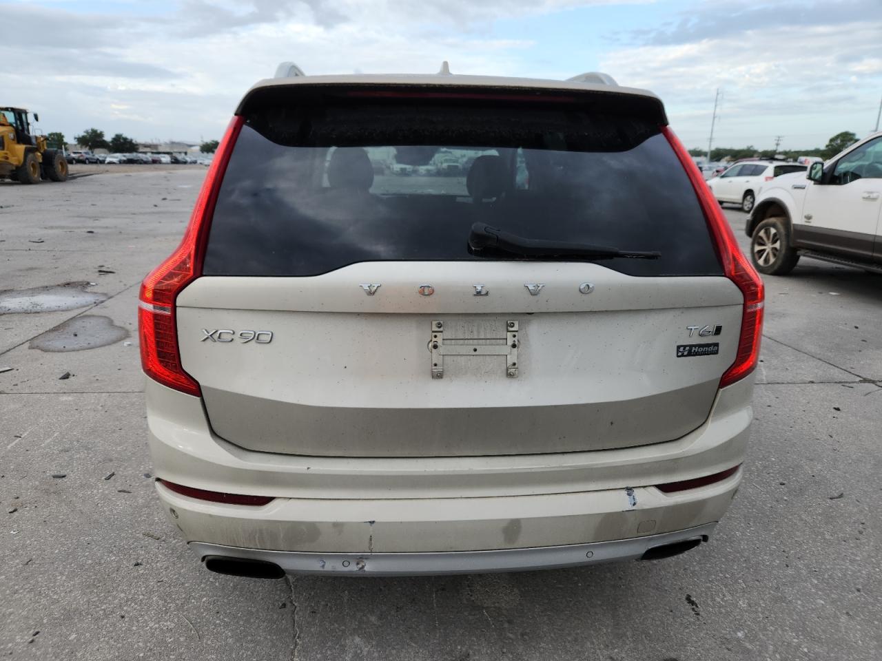 2016 Volvo Xc90 T6 VIN: YV4A22PK7G1050266 Lot: 84784225