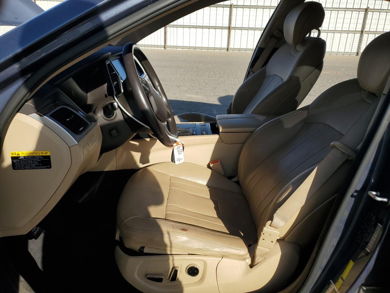 2015 Hyundai Genesis 3.8L VIN: KMHGN4JE7FU048397 Lot: 82250425