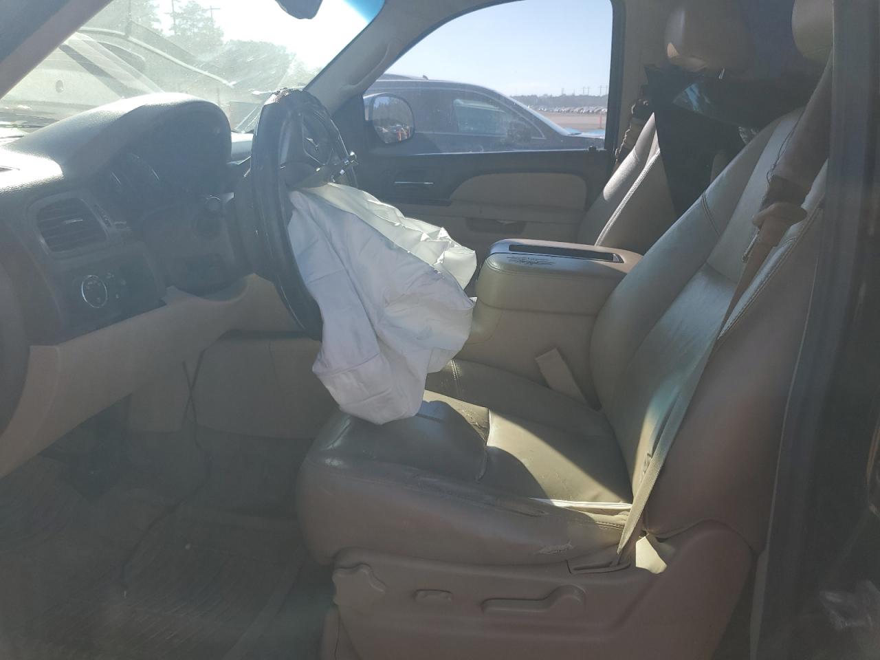 2013 Chevrolet Tahoe C1500 Lt VIN: 1GNSCBE01DR356826 Lot: 86499265