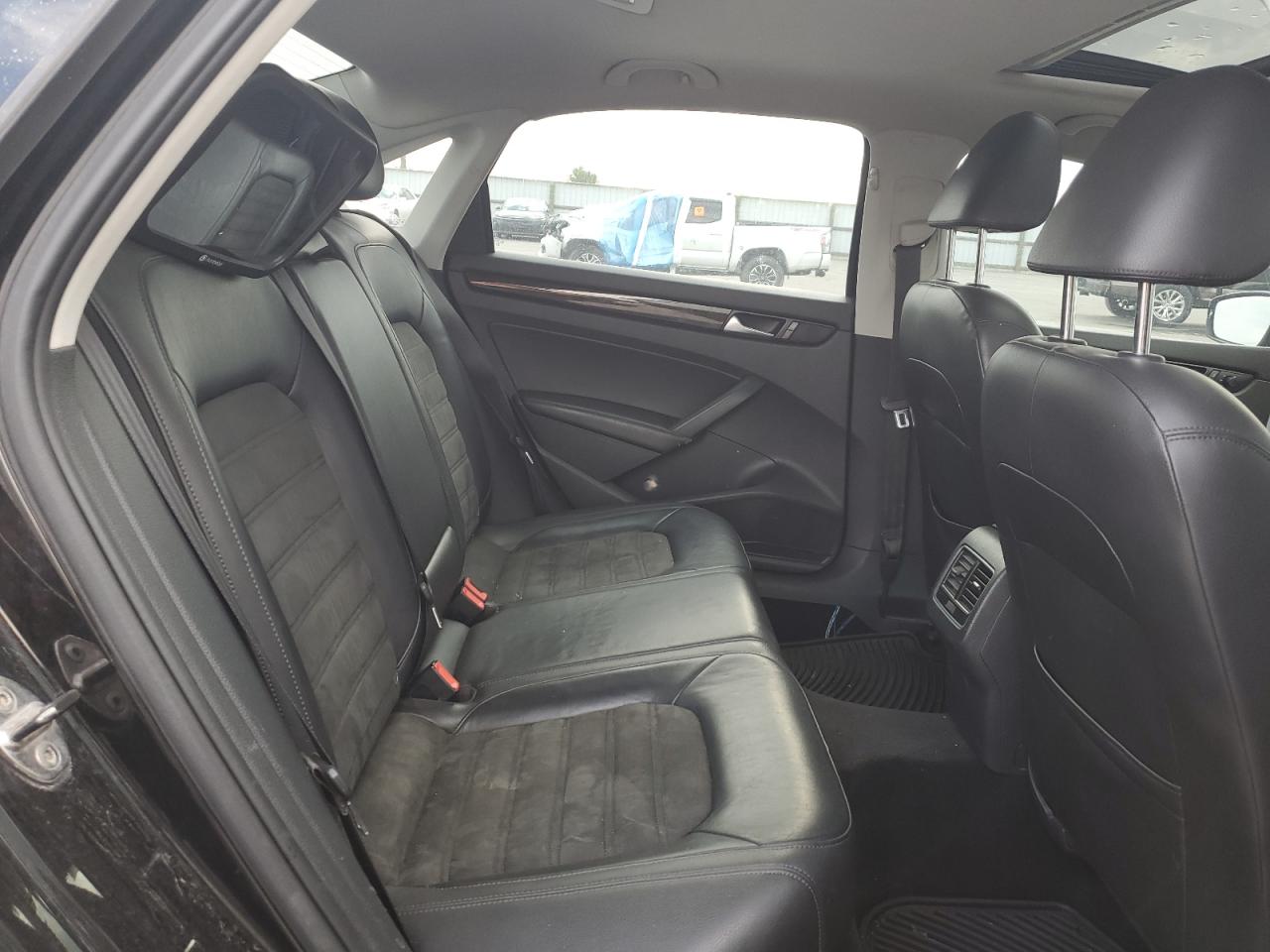 2015 Volkswagen Passat Sel VIN: 1VWCT7A33FC002027 Lot: 86312685