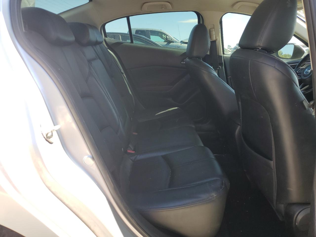 2018 Mazda 3 Touring VIN: 3MZBN1V30JM203078 Lot: 82411535