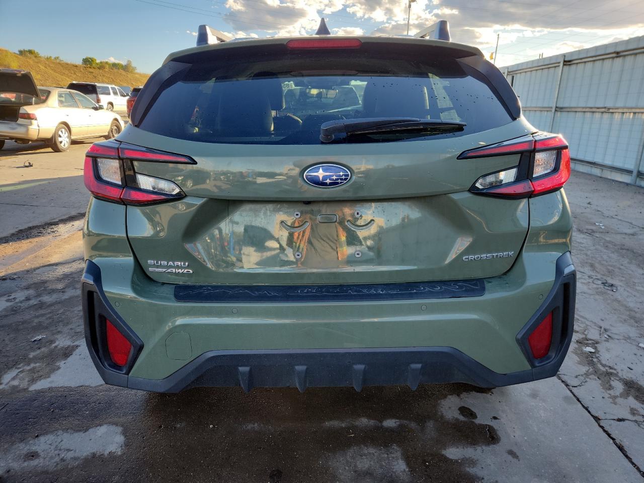 2024 Subaru Crosstrek Limited VIN: 4S4GUHL61R3705642 Lot: 85203075