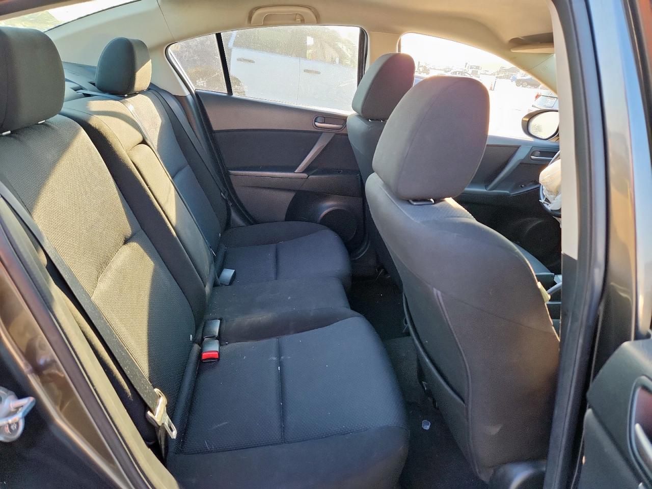 2011 Mazda 3 I VIN: JM1BL1VF1B1373919 Lot: 84773775