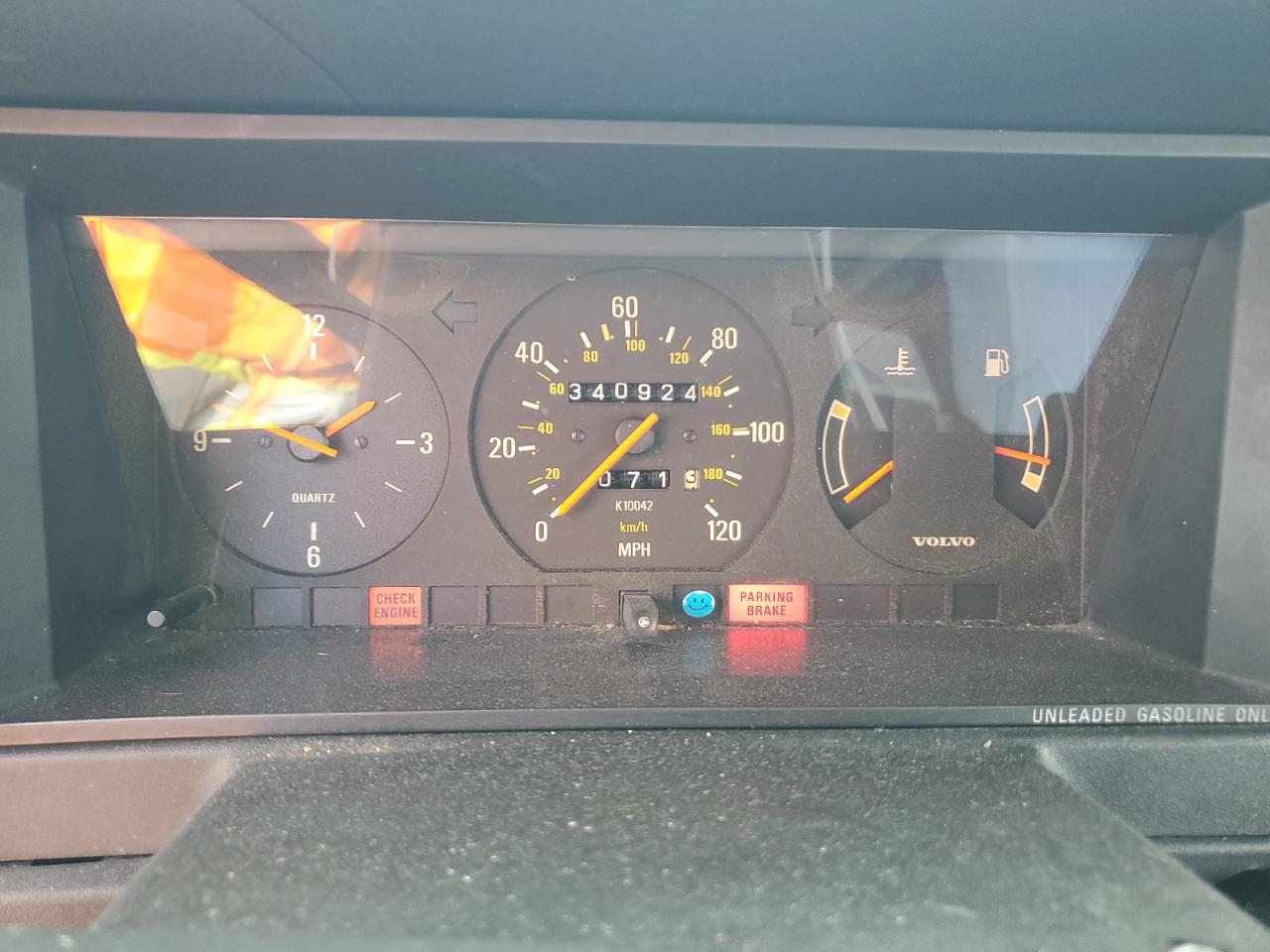 1989 Volvo 244 Dl VIN: YV1AX8842K1369083 Lot: 89806305