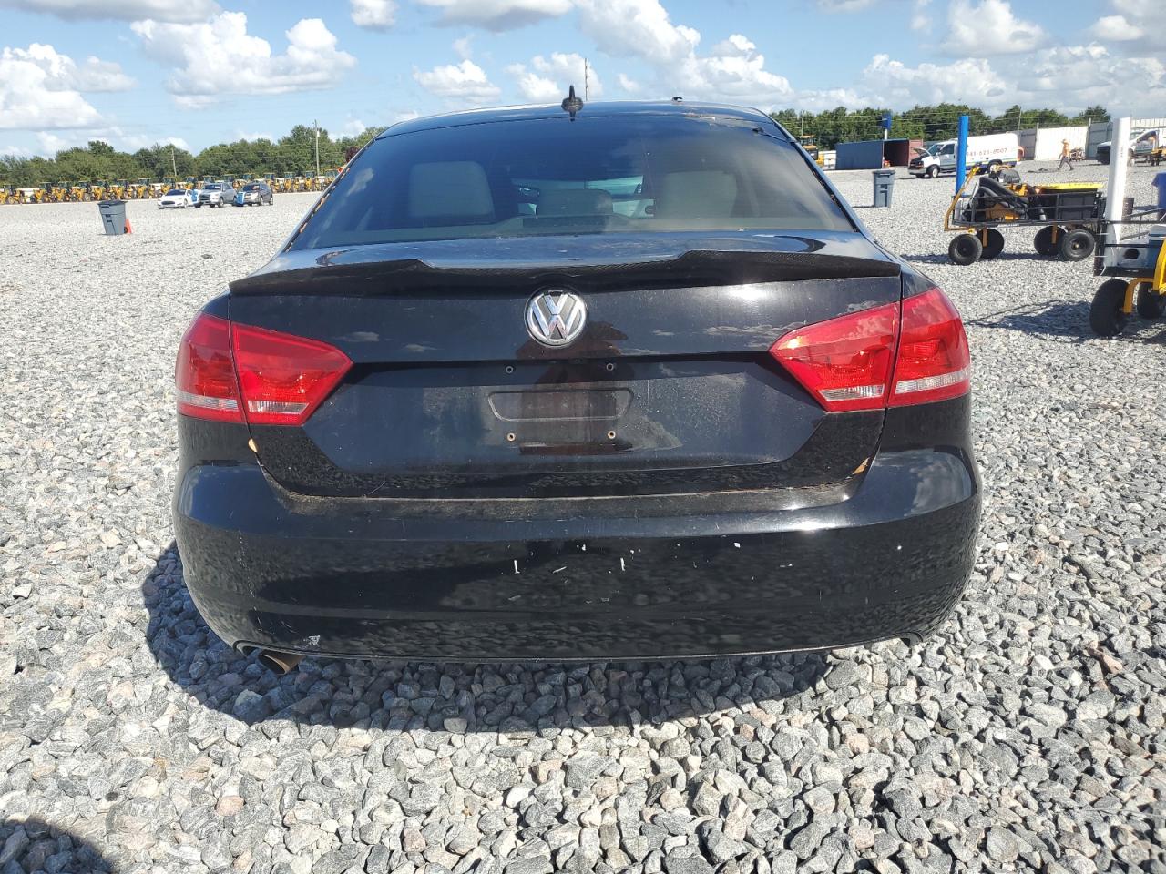 2015 Volkswagen Passat S VIN: 1VWAT7A34FC114729 Lot: 85886145