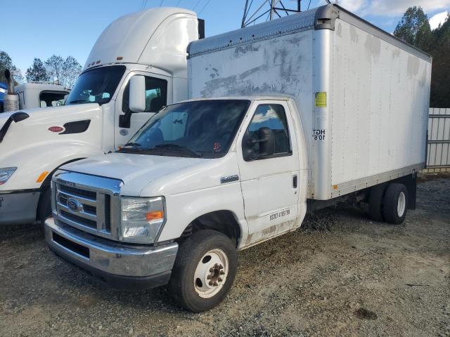 2014 Ford Econoline E450 Super Duty Cutaway Van