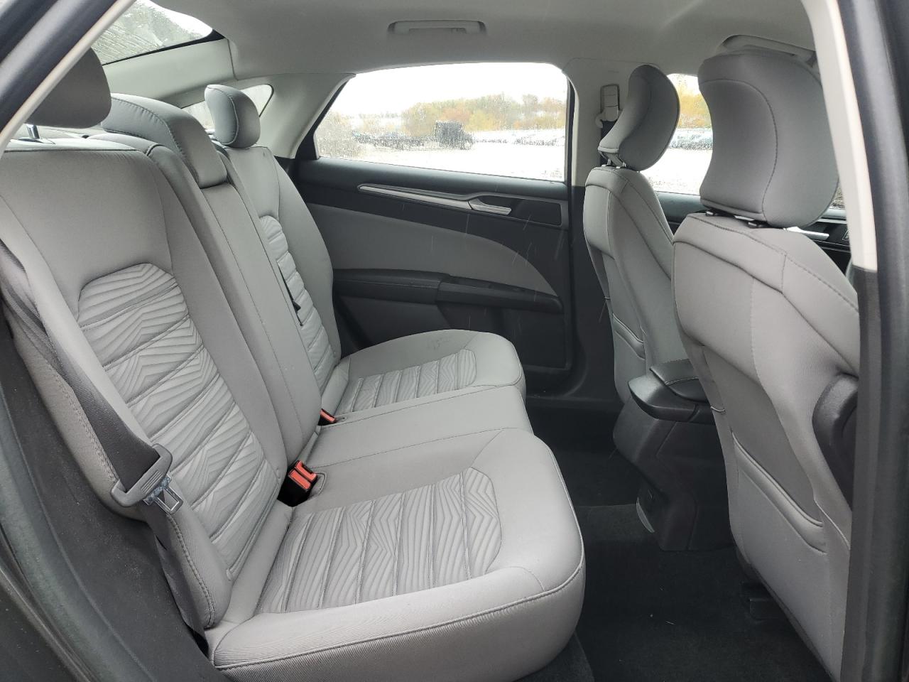 2016 Ford Fusion S VIN: 3FA6P0G76GR212751 Lot: 90521695